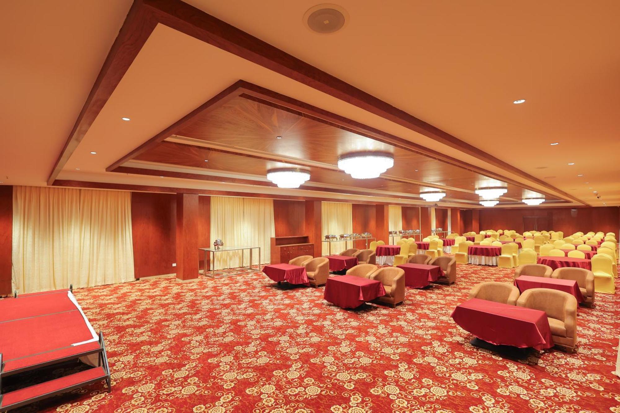 Icon Grand Hotel By Bhagini Bangalore Exterior photo