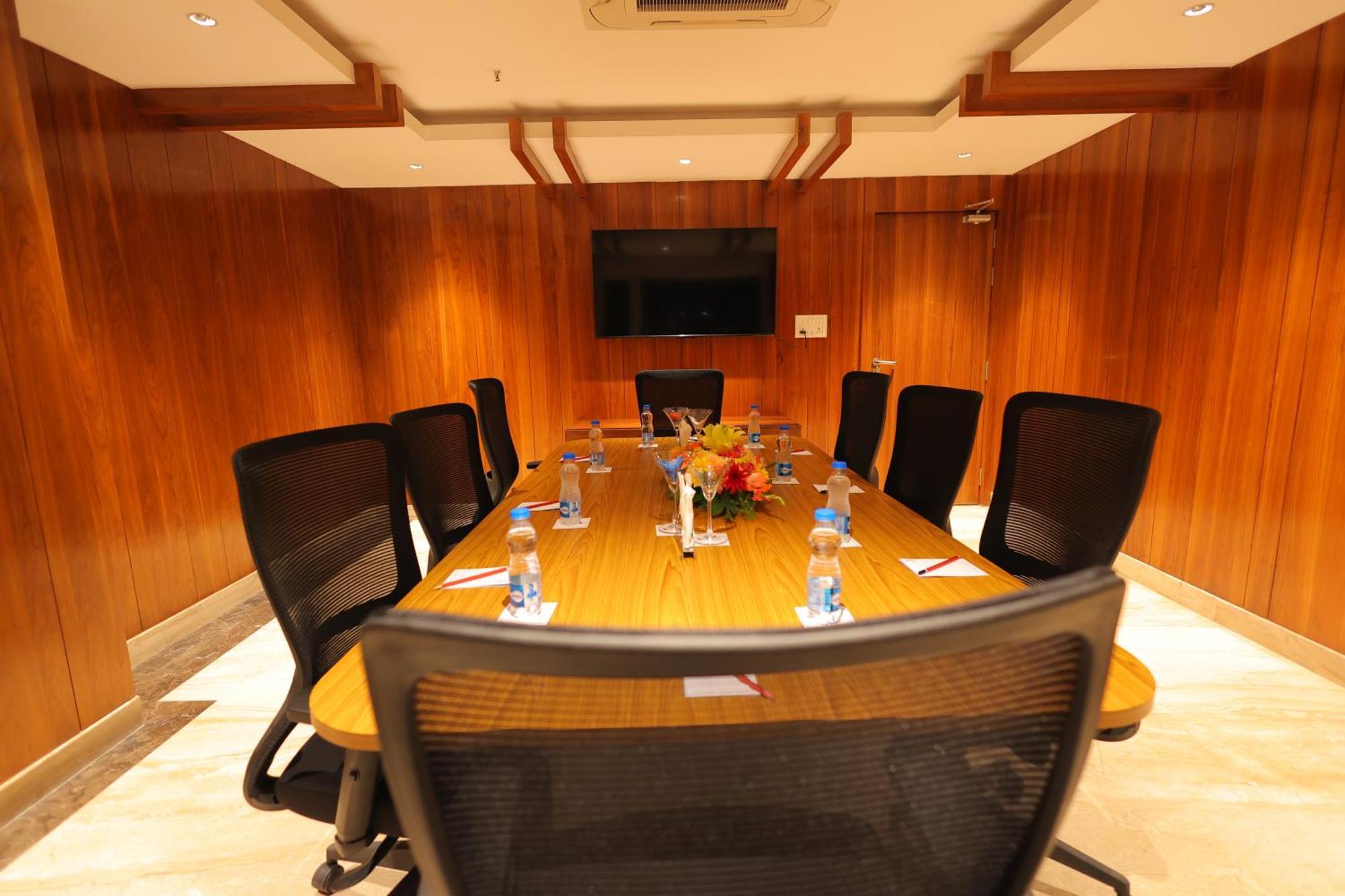 Icon Grand Hotel By Bhagini Bangalore Exterior photo