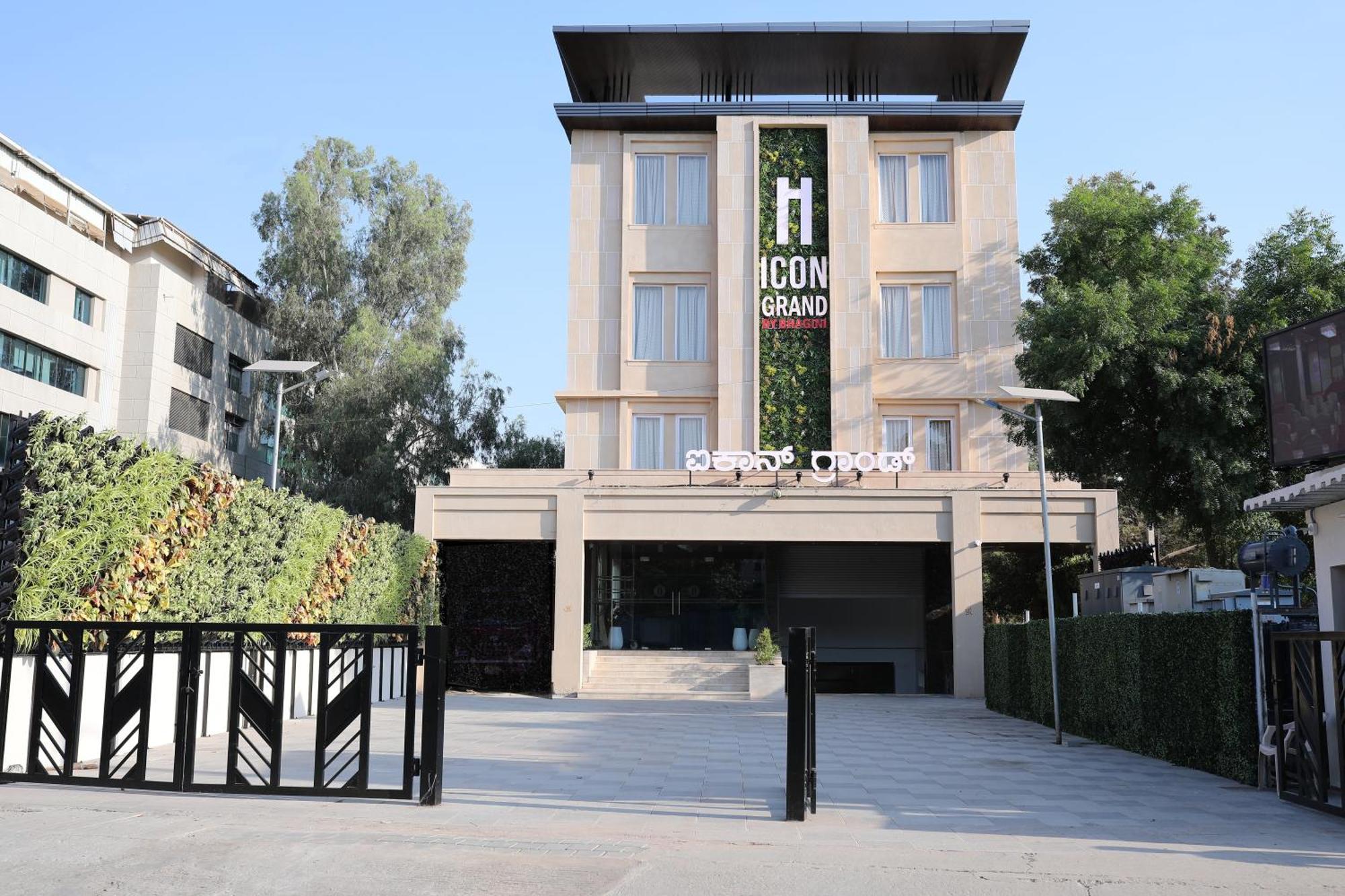 Icon Grand Hotel By Bhagini Bangalore Exterior photo